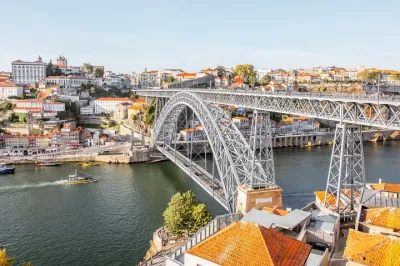 Private Porto City Tour with Wine Tasting in Gaia from Lisbon