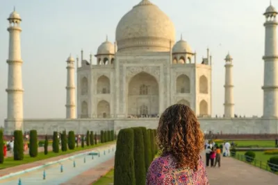 Delhi to Taj Mahal and Agra Tour