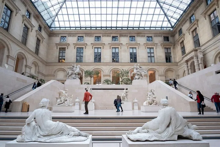 Louvre Reserved Access with Eiffel Tower and Cruise Option