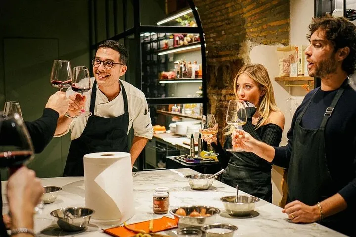 Hands On Pizza and Tiramisu Cooking Class in Rome