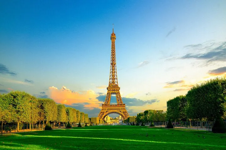 Best of Paris: Eiffel Tower Summit or 2nd Floor Access
