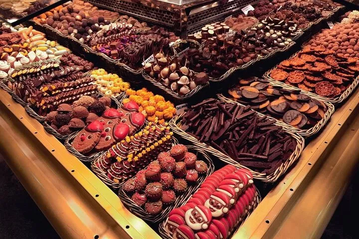 Barcelona Private Walking Tour with Chocolate Museum & 4 Tastings