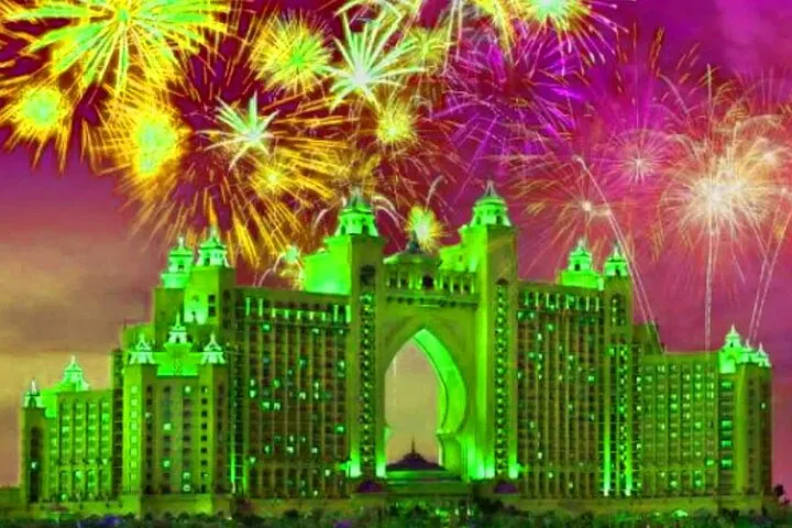 Dubai Marina New Year's Luxury Cruise 2026 - Dinner & Fireworks