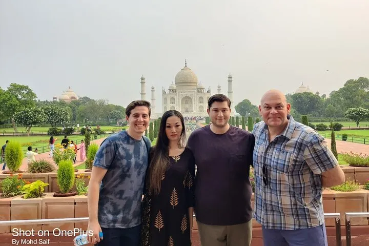 Sunrise Taj Mahal Day Tour from Jaipur with Agra Fort