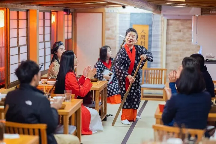 Tokyo Cherry Blossom Cruise: Sukiyaki/Tea ceremony&Shamisen