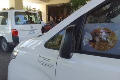 Private Cancun Airport Transfer to Cancun City and Hotel Zone