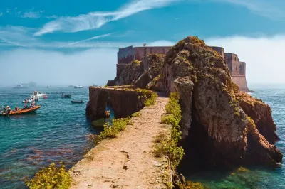 Private Minivan Tour: Berlengas Island by Boat, Peniche & Óbidos