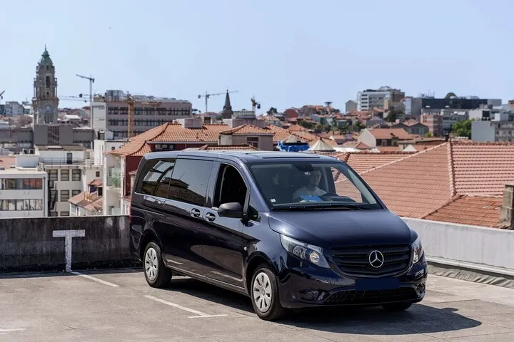 Lisbon to Porto Private Transfer With Sightseeing Stops
