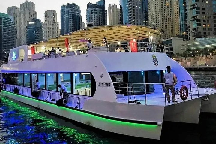 2 Hours Dubai Marina Cruise with Buffet Dinner