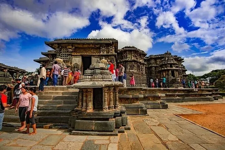 Hoysala Temple Art and Bahubali Statue Day Trip