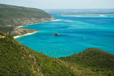 Vineyards & Sea of Arrábida – Experience in Sesimbra & Azeitão