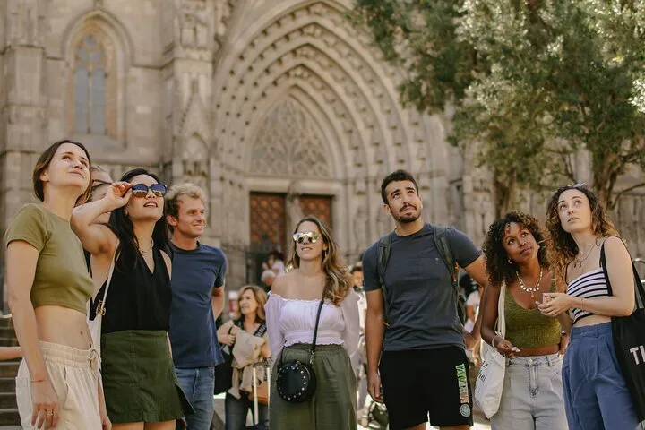 Barcelona in 2 Hours: Guided Walking Tour Through History
