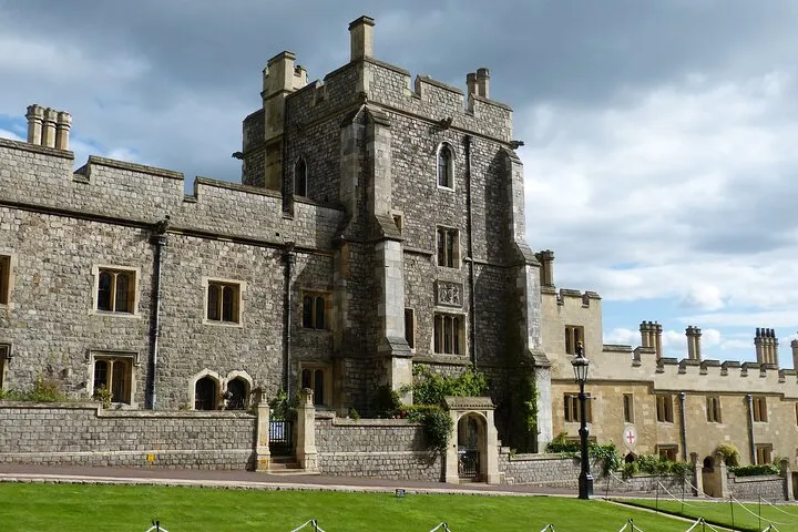 Southampton Cruise Port Transfer and Tour from London via Windsor
