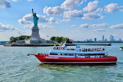 NYC Iconic Landmarks Cruise and Tour