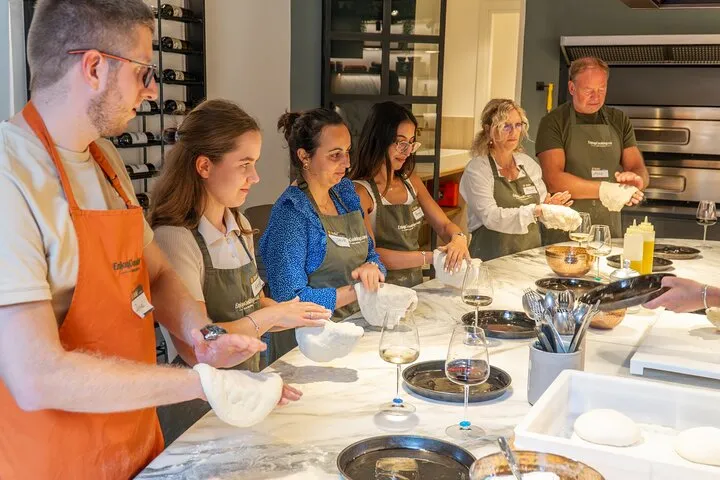 Roman Cooking Class - Pizza, Ravioli & Italian Dessert with Wine