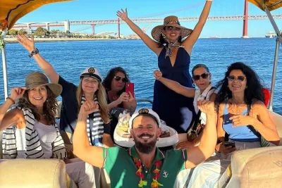 Lisbon Bachelor Party Boat: Live DJ, Drinks & Sunset Vibes