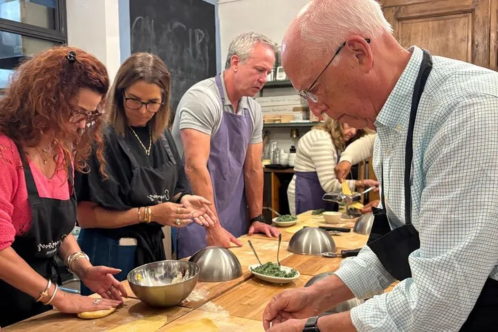 3 Hour Florence Pasta Making & Unlimited wine