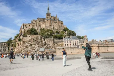 3Day Normandy Mt Saint-Michel & Loire Valley Castles with Pick up