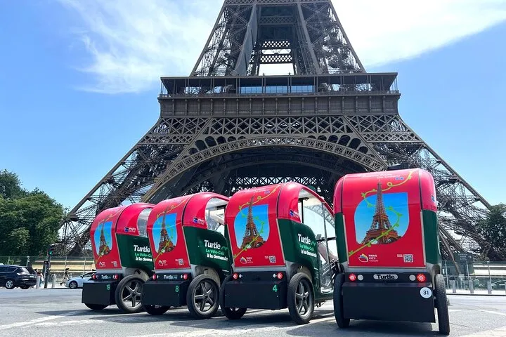 Paris Private Sightseeing Guided Tour by Electric Rickshaw