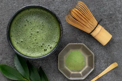 Private matcha experience in Ginza. Includes a toy sushi gift.