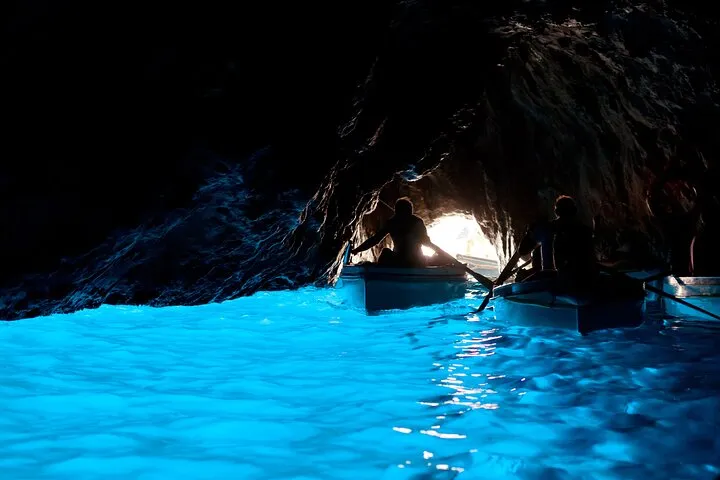 Capri Island with Blue Grotto: Day Trip from Rome