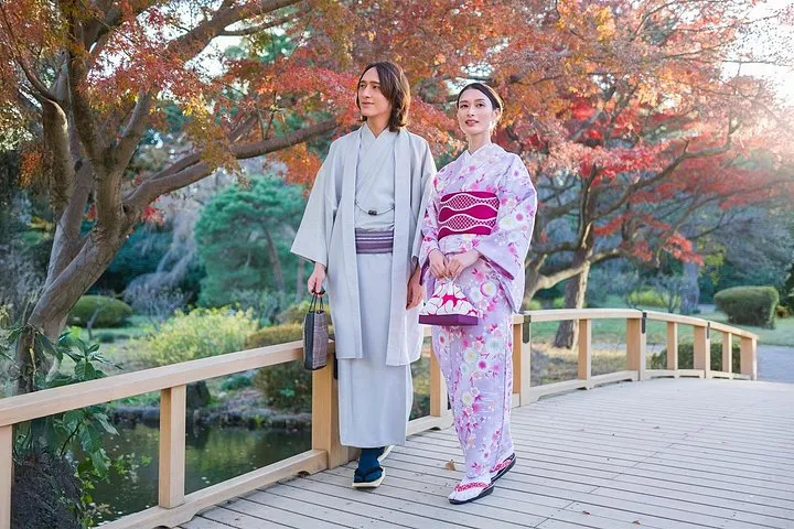 Tokyo: Kimono Rental inside Shinjuku Gyoen National Garden