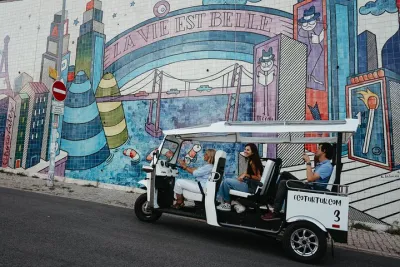 Food & Wine Lisbon Tour in Private Eco Tuk Tuk with a Local