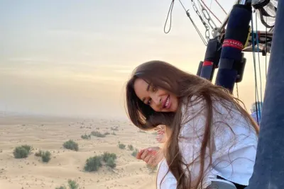 Sunrise Hot Air Balloon Ride Over Dubai Desert with Refreshment