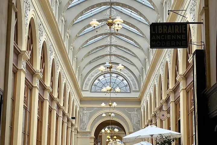 Paris Covered and Secret Passages Tour