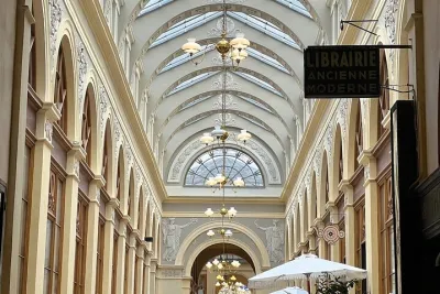 Paris Covered and Secret Passages Tour