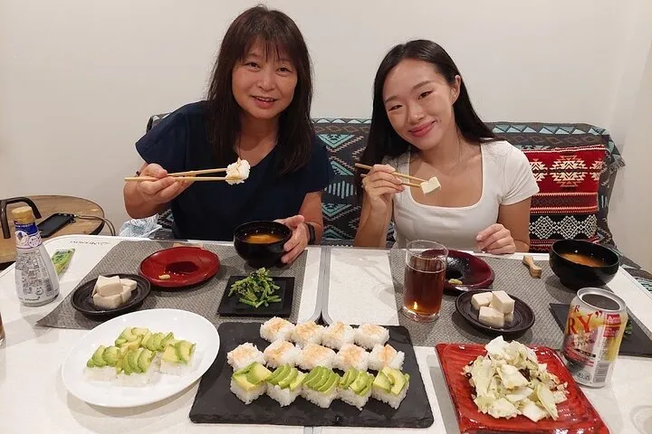 Tokyo Kayoko Box Sushi Cooking Class in Shinjuku