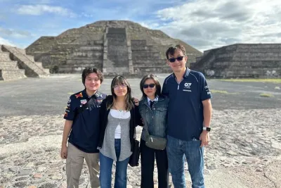Tour to Teotihuacan Pyramids