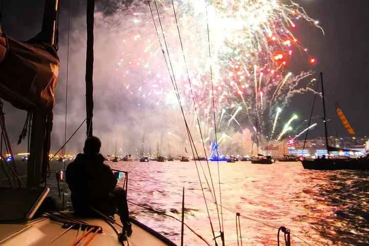 Lisbon: Fireworks, Music and Open Bar in New Year's Eve Cruise