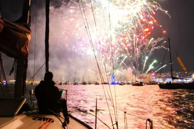 Lisbon: Fireworks, Music and Open Bar in New Year's Eve Cruise