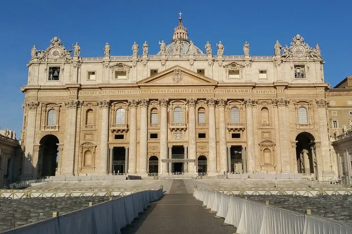 Early Morning Tour St Peter Basilica and Dome Climb
