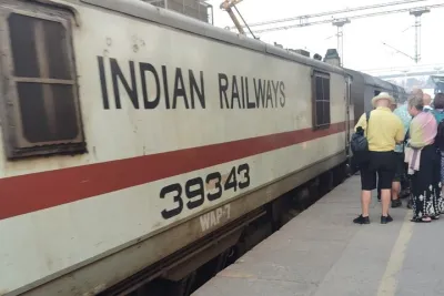 Delhi To Agra: Delhi To Taj Mahal Tour By Superfast Train Tour