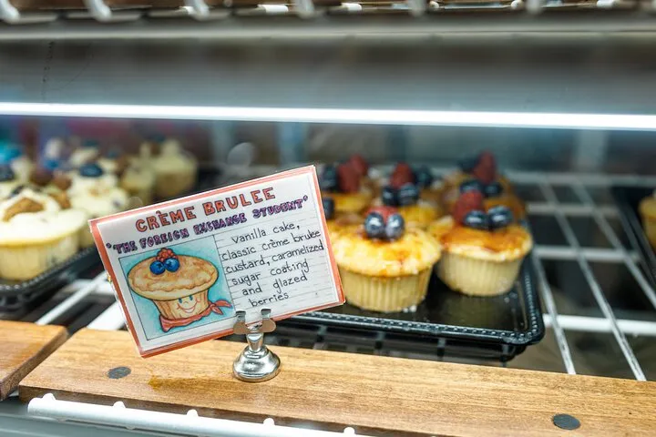 New York: Christmas Cupcake Tour and Holiday Lights