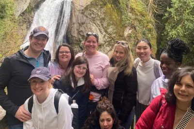 Seattle: Snoqualmie Falls and local Chocolate Shop tour