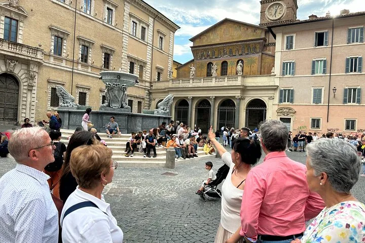 Colosseum and Ancient Rome Private Walking Tour for Families