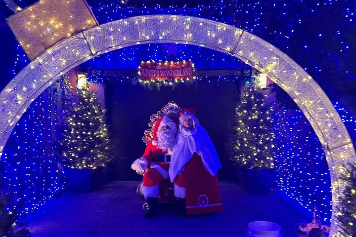 NYC: Dyker Heights Luxury Holiday Lights Tour & Hot Cocoa