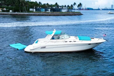 45ft + FREE HOUR Miami Yacht Rental 3 to 6 Hours 13 People