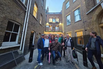 Pub Crawl and Sing Along London Experience