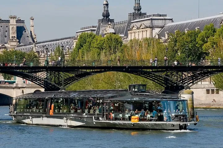 Dinner at Le Bistro Parisien with Seine River Cruise