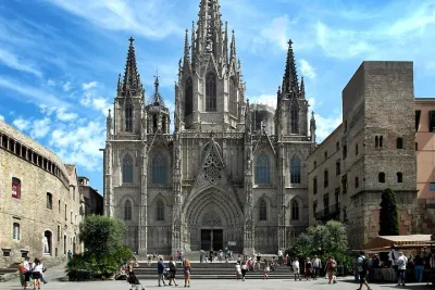 Barcelona Gothic Quarter Walking Tour with Tapas