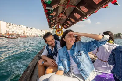 Private Old Dubai Walking Tour with 1-Hour Abra Ride