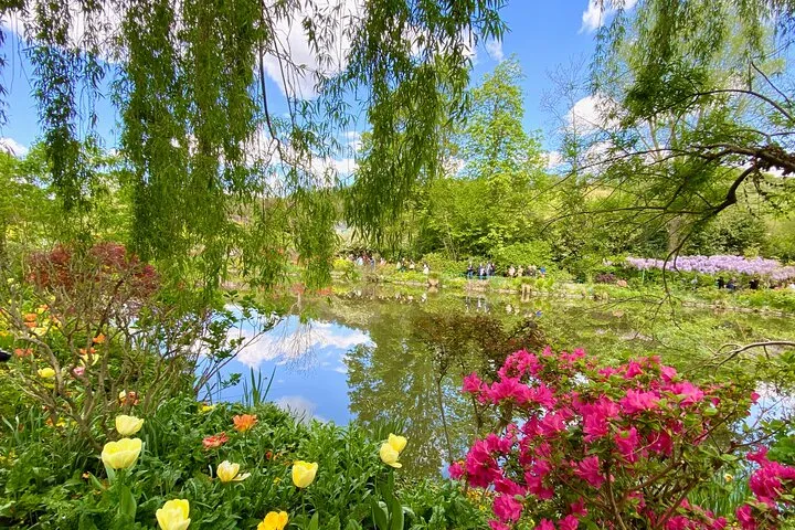 Giverny Monet’s Garden & Outlet Shopping Private Trip from Paris