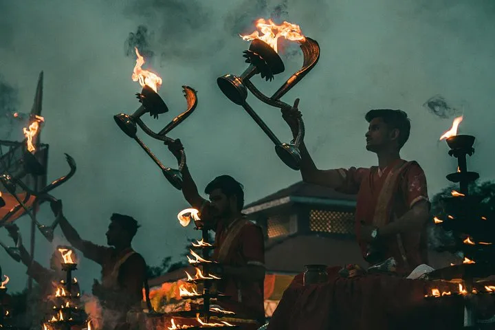 From Delhi : 2 Days Varanasi Tour By Fastest Train