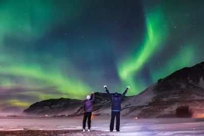 Reykjavik Northern Lights 4x4 Small Group Tour with PRO Photos