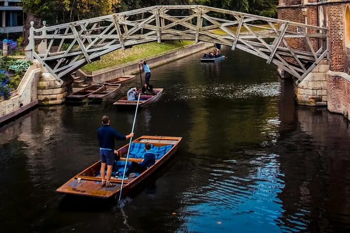 Private Cambridge Day Trip from London with River Cam Punting