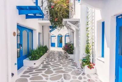 6-Day Tour in Athens, Delphi, Saronic Islands Cruise & Santorini